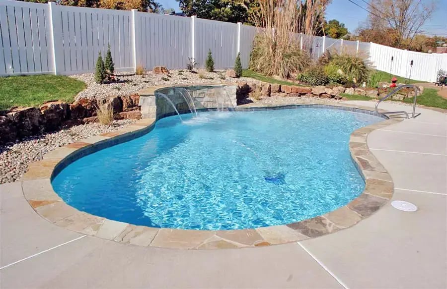 St-Louis-inground-pool-360